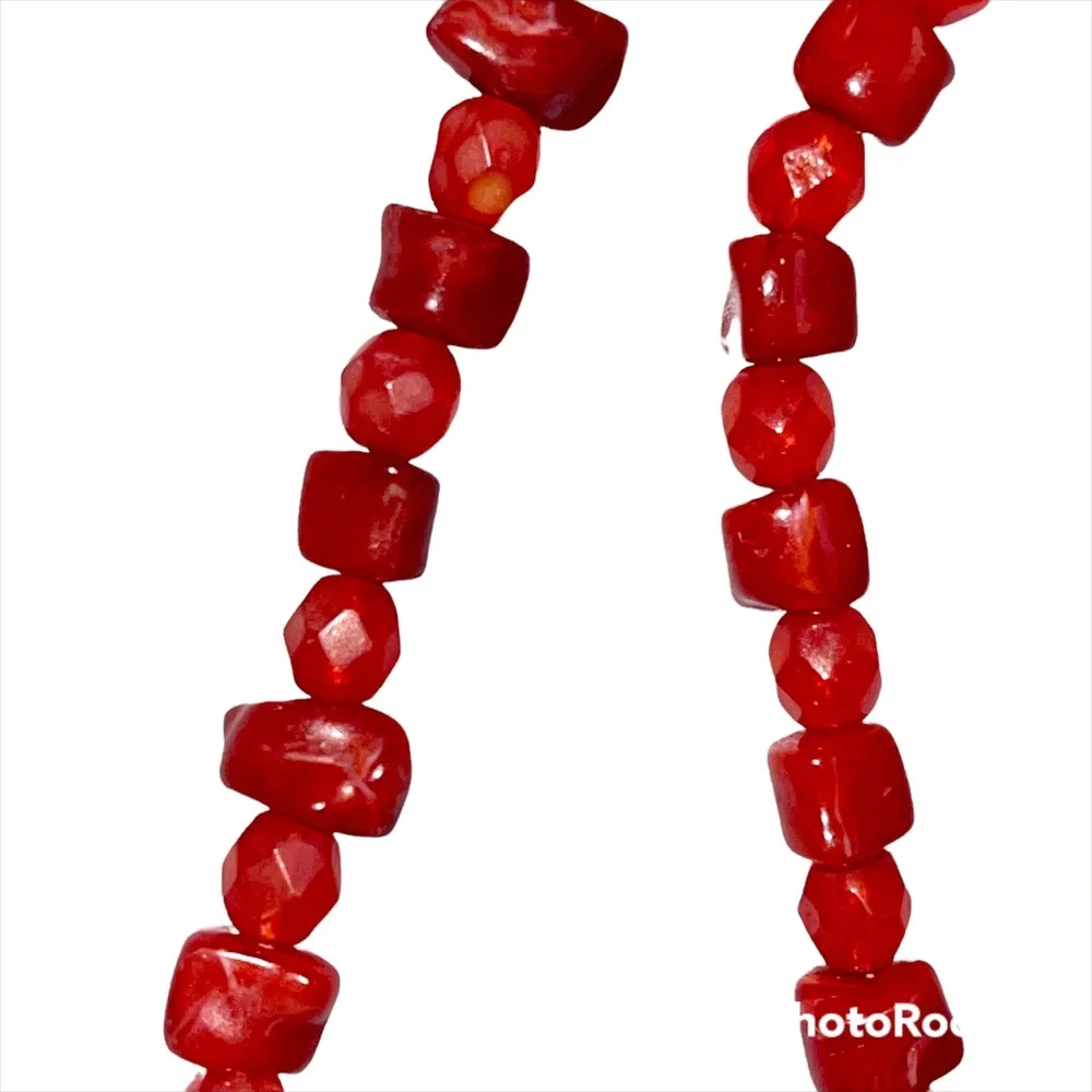 Coral station necklace in euc Host Pick 7/1/22!!!